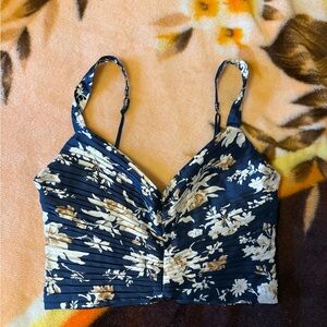 Abercrombie & Fitch Navy and Cream Floral Crop Top